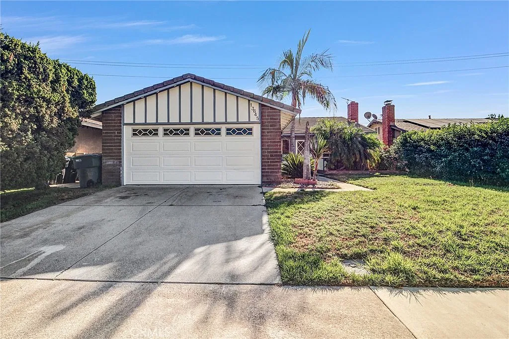 3 bed, 1240 sqft, $3,300 — Photo 1