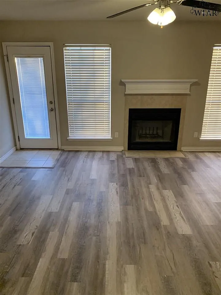 3 bed, 2.0 bath, 1263 sqft, $1,950 — Photo 2