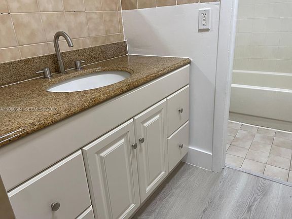 4th image of 1075 W 68th St APT 304