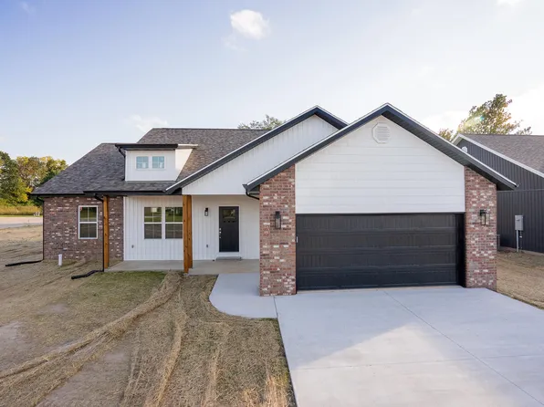 790 E Destin Lane, Bolivar, MO 65613