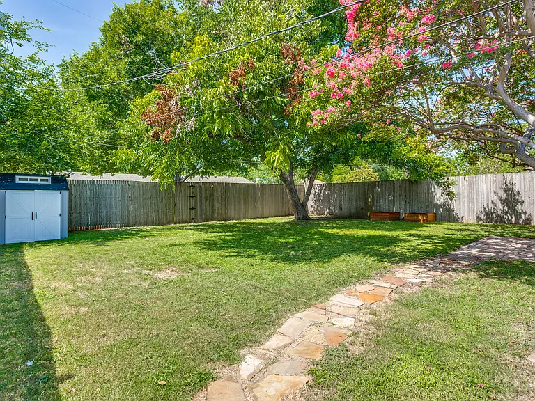623 W Belt Line Rd — Photo 24