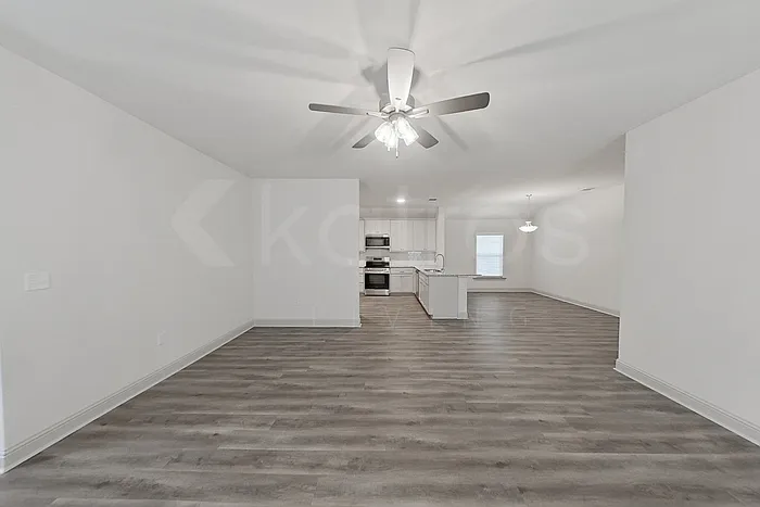 3 bed, 2.0 bath, 1618 sqft, $2,025 — Photo 4