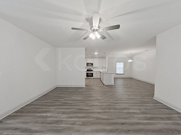 4th image of 17647 Carlisle Ave