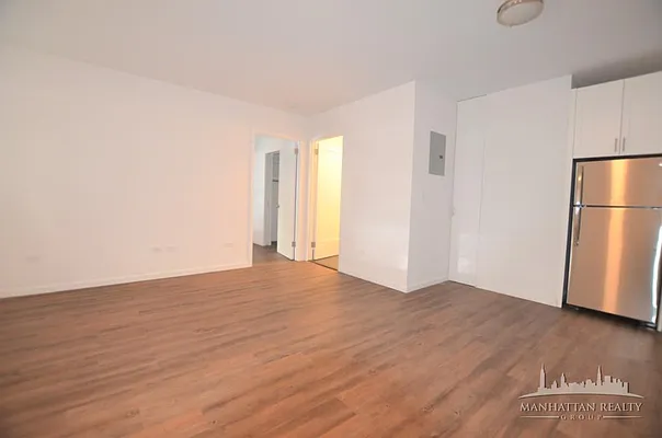 Rented by Manhattan Realty Group | media 11