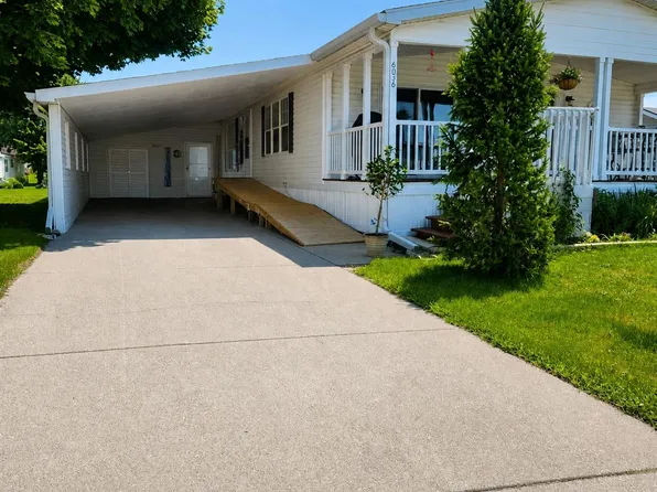 6036 Chestnut Trl, White Lake, MI 48383