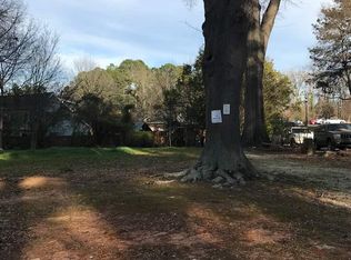 2010 Pine Dr, Raleigh, NC 27608