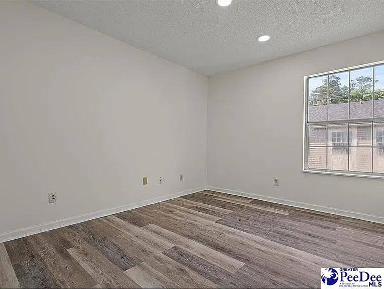701 Coventry Ln — Photo 19