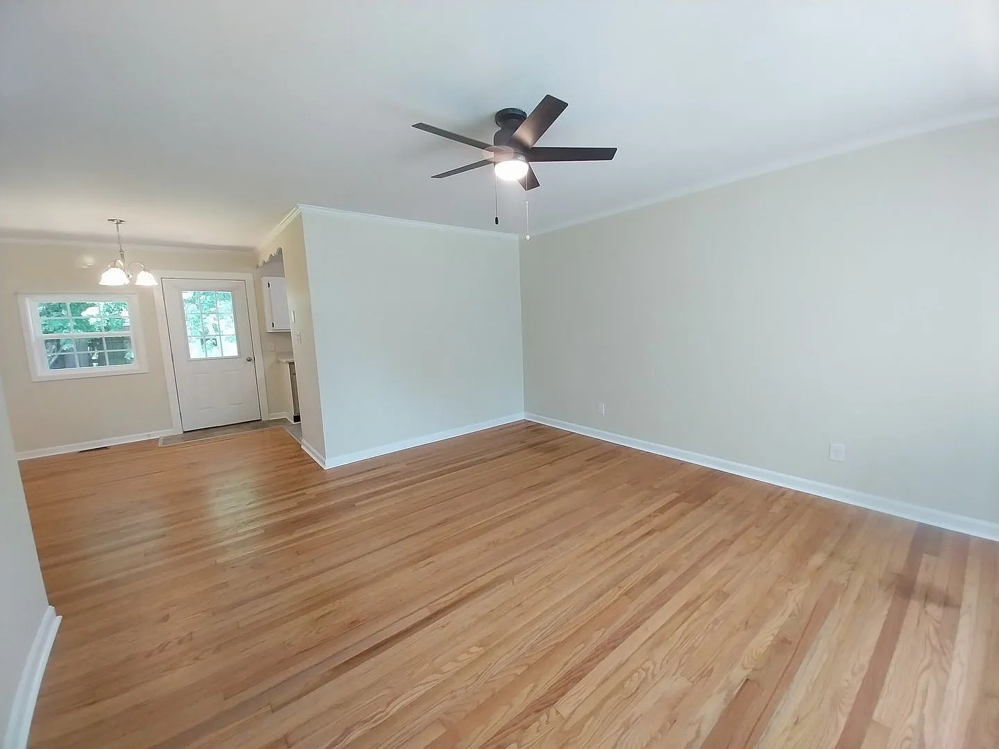 Charming Rental Home in Oxford Heights Subdivision — Photo 4