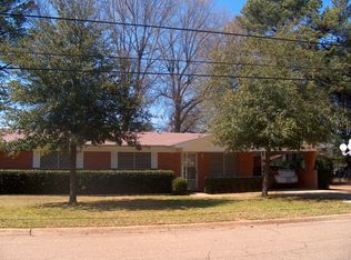 201 Sunset Dr, Hooks, TX 75561