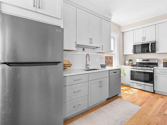 2nd image of 111 Eutaw St #3