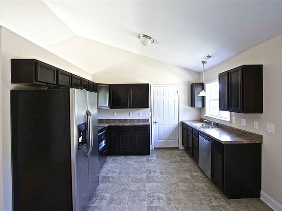 3rd image of 461 Spring Hill Road