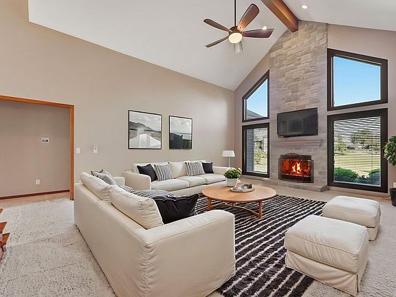 3rd image of 2208 Longleaf Dr