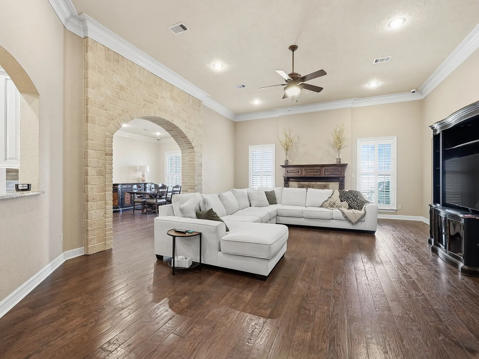 6470 Claybourn Drive - 1 — Photo 3
