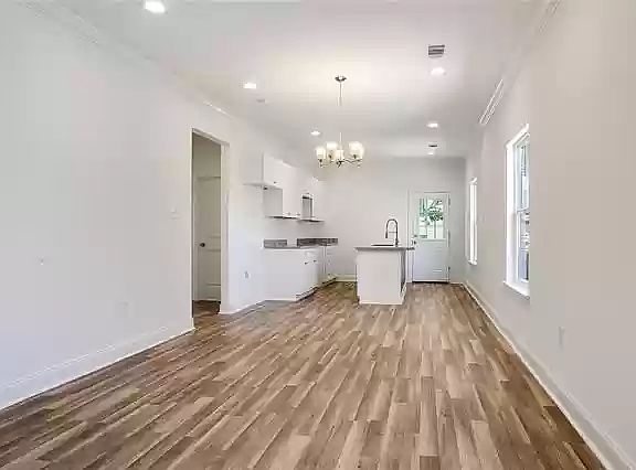 4th image of 3826 Hamilton St