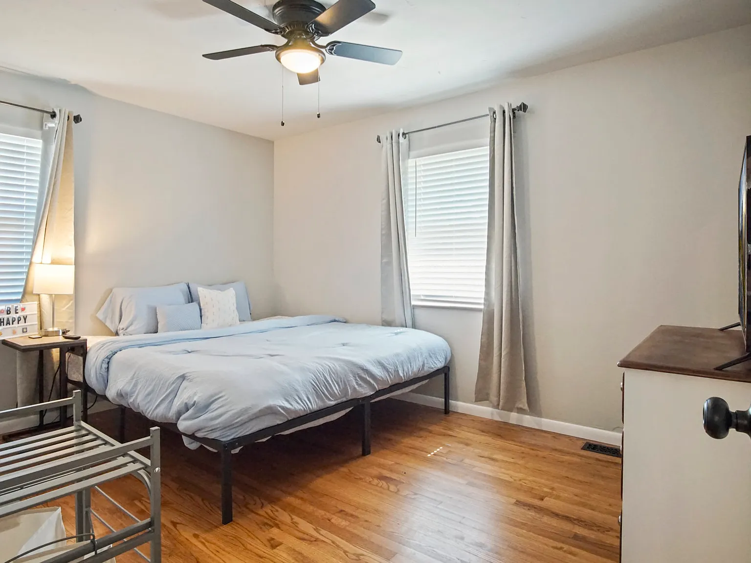 2 bed, 920 sqft, $1,975 — Photo 4