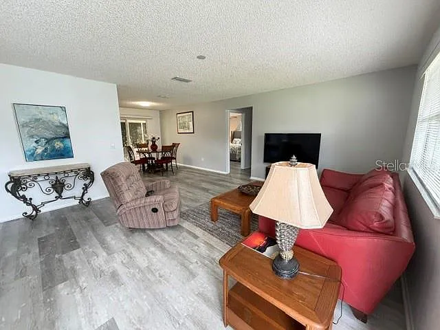 335 San Marino Dr — Photo 4
