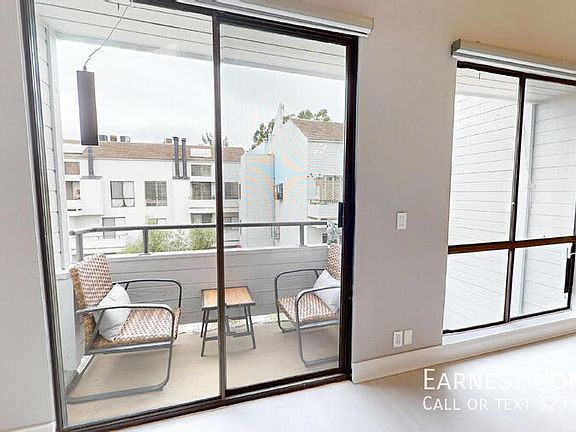 5th image of 13331 Moorpark St APT 334