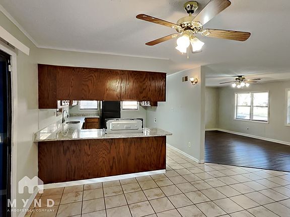 3rd image of 1864 Coral Hills Dr