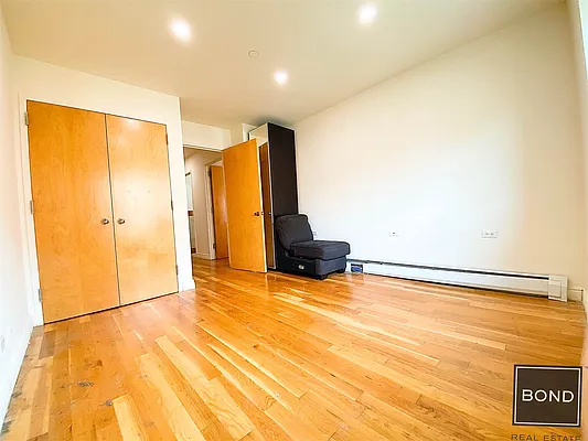 Rented by Bond New York | media 14