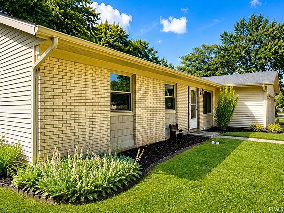 3rd image of 4141 Sandhurst Dr