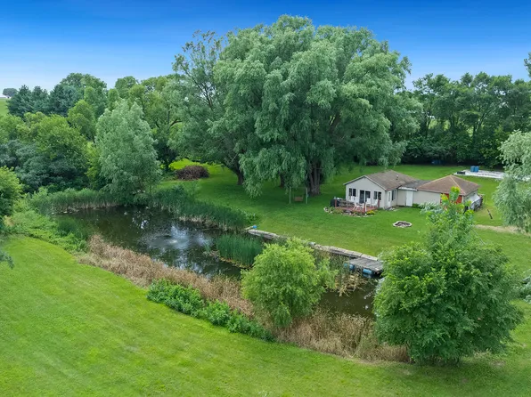 1191 Bay Dr, Dixon, IL 61021