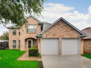 2502 Jamestown Ct, Euless, TX 76040