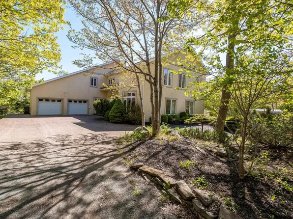 3560 Purcells Cove Rd, Halifax, NS B3P 1B3