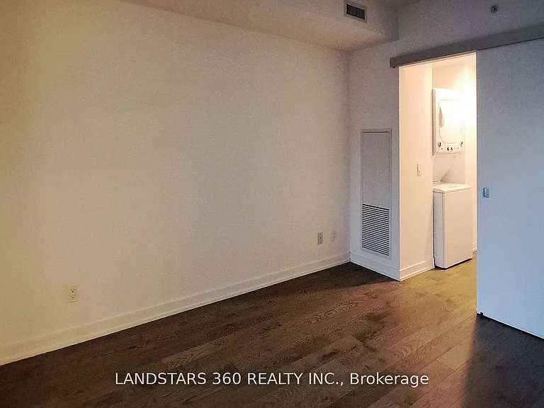 25 Richmond St E #1514 — Photo 6