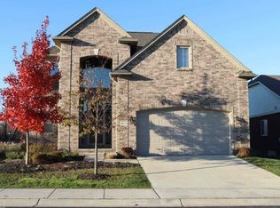 30131 Trailwood Dr, Warren, MI 48092