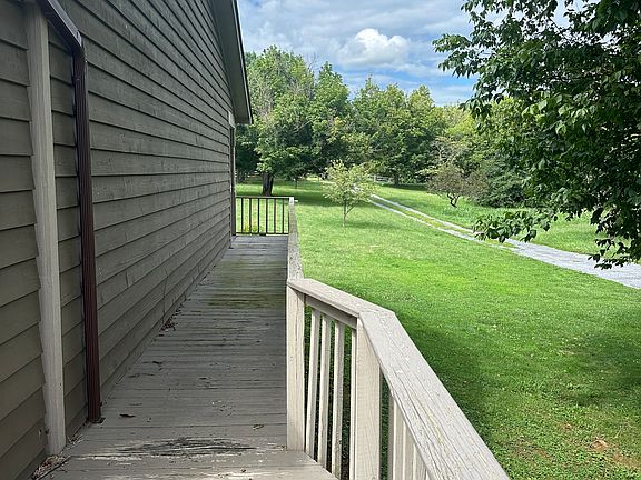 Side wrap around deck