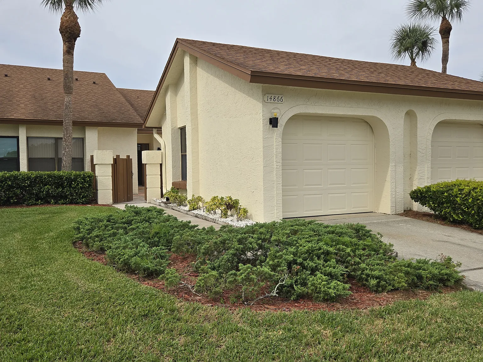 2 bed, 1129 sqft, $2,450 — Photo 2