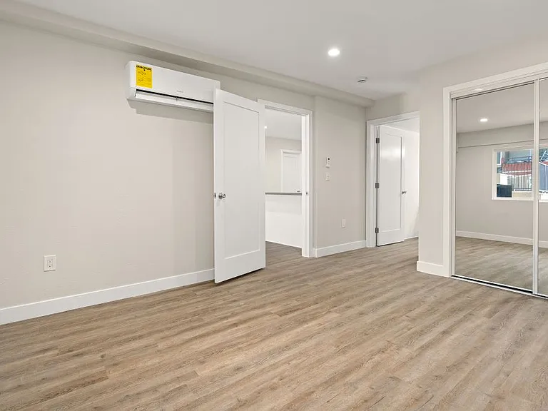 Woodland Trio Apartments — Photo 44