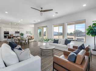 825 E Perdido Way, Phoenix, AZ 85086