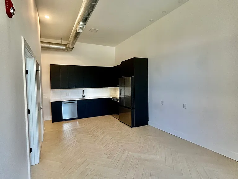 1705 N 7th St #6 — Photo 2