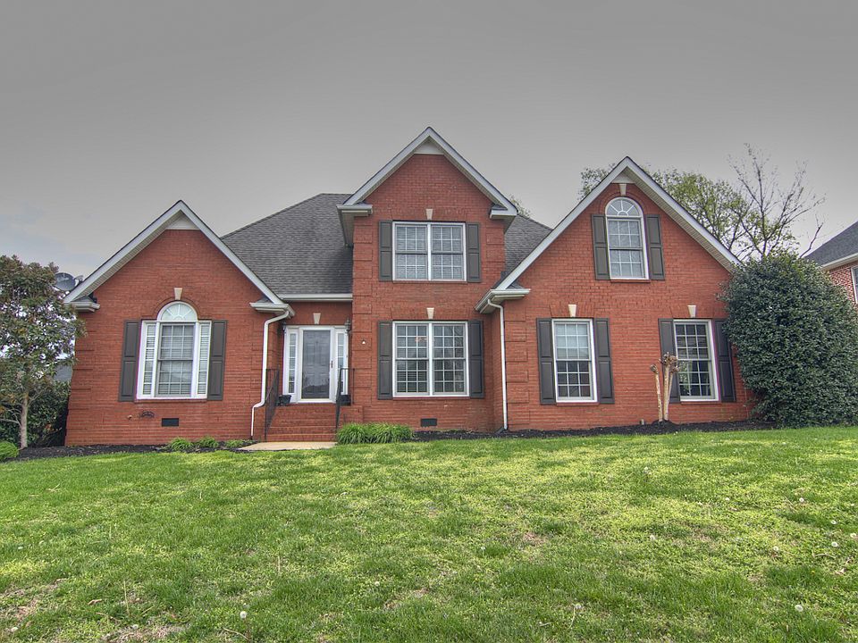 1st image of 2929 Vicwood Dr