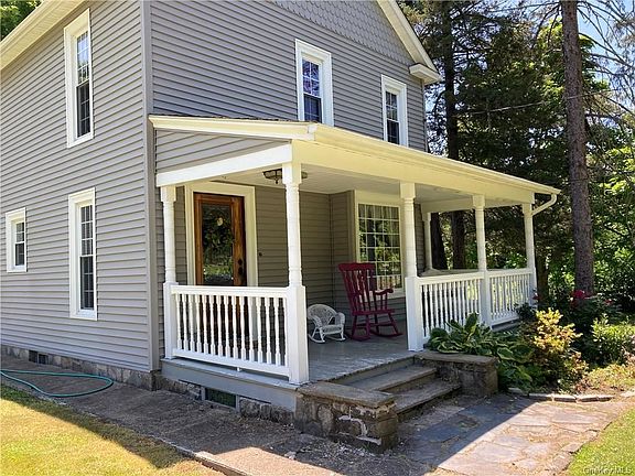 3rd image of 359 Crescent Ave