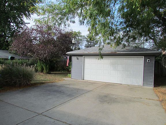 3rd image of 4216 Dakota Ln