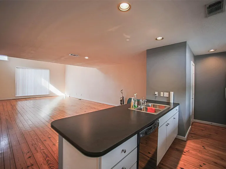 6913 Yellowstone Way Dr — Photo 9