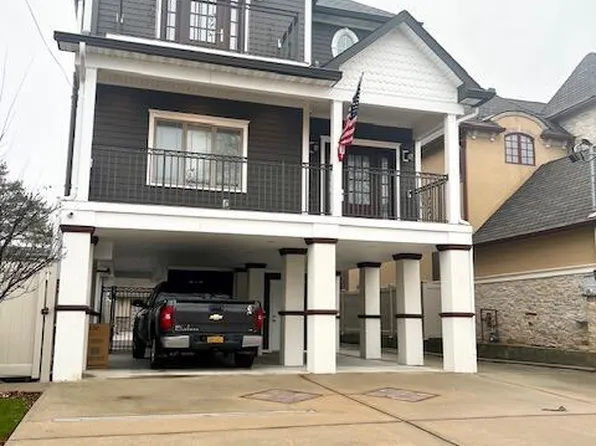 498 Holton Ave, Staten Island, NY 10309