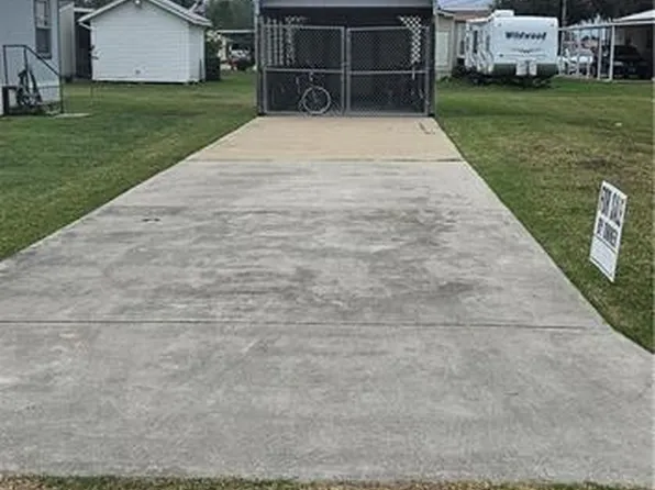 51 N Anaqua St, La Feria, TX 78559