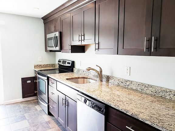 4th image of 70B Washington Park Dr APT 8
