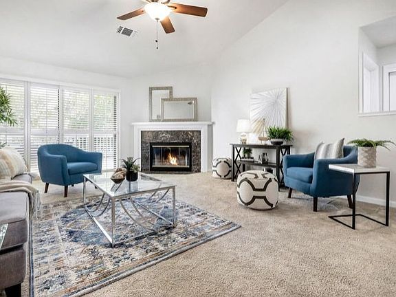 3rd image of 106 Graeagle Ct