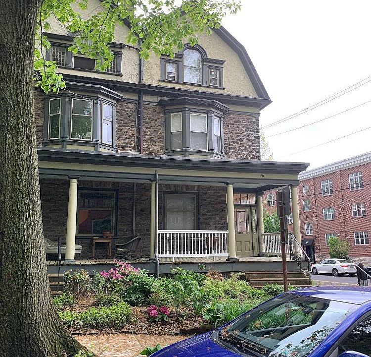 1st image of 401 W Price St #3