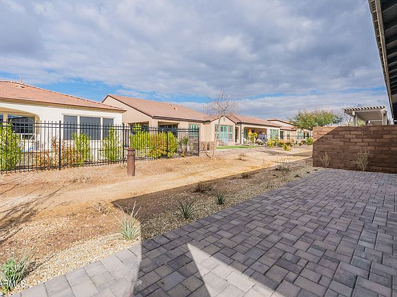 2nd image of 264 E CITRUS HOLLOW Way