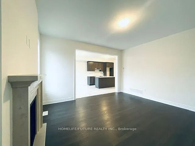 15 Wesley Brooks St — Photo 8