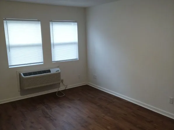 3950 Knight - Bldg 7, 3950 Knight Rd SW Unit 703, Huntsville, AL 35805