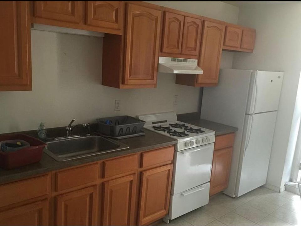 1st image of 21 Hickory Ave #2