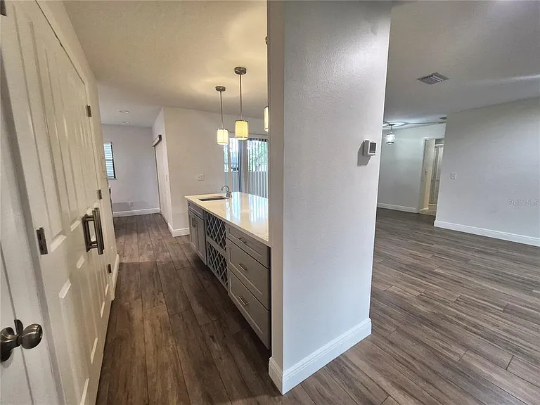 160 Joanne Pl — Photo 10