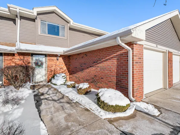 8323 Fairbanks St APT 3E, Crown Point, IN 46307