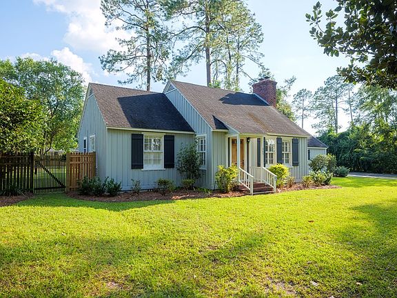 3rd image of 305 Highland Pl
